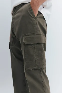 Pantalón cargo slim fit