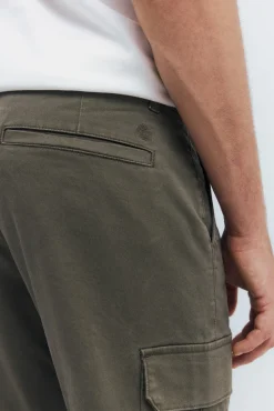 Pantalón cargo slim fit