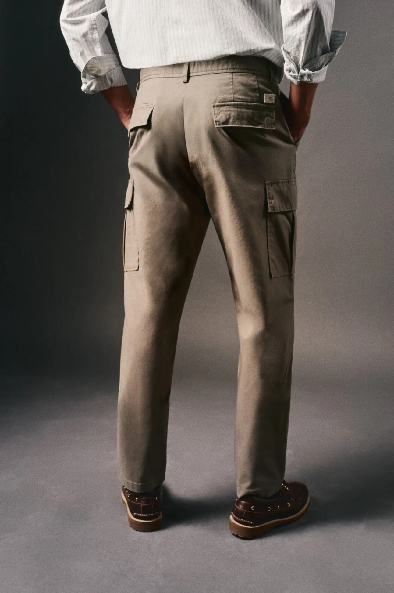 Pantalón cargo slim fit
