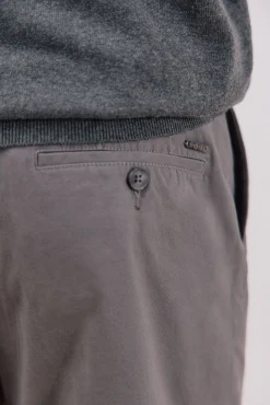 Pantalón chino confort tapered fit