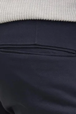 Pantalón chino de corte relajado