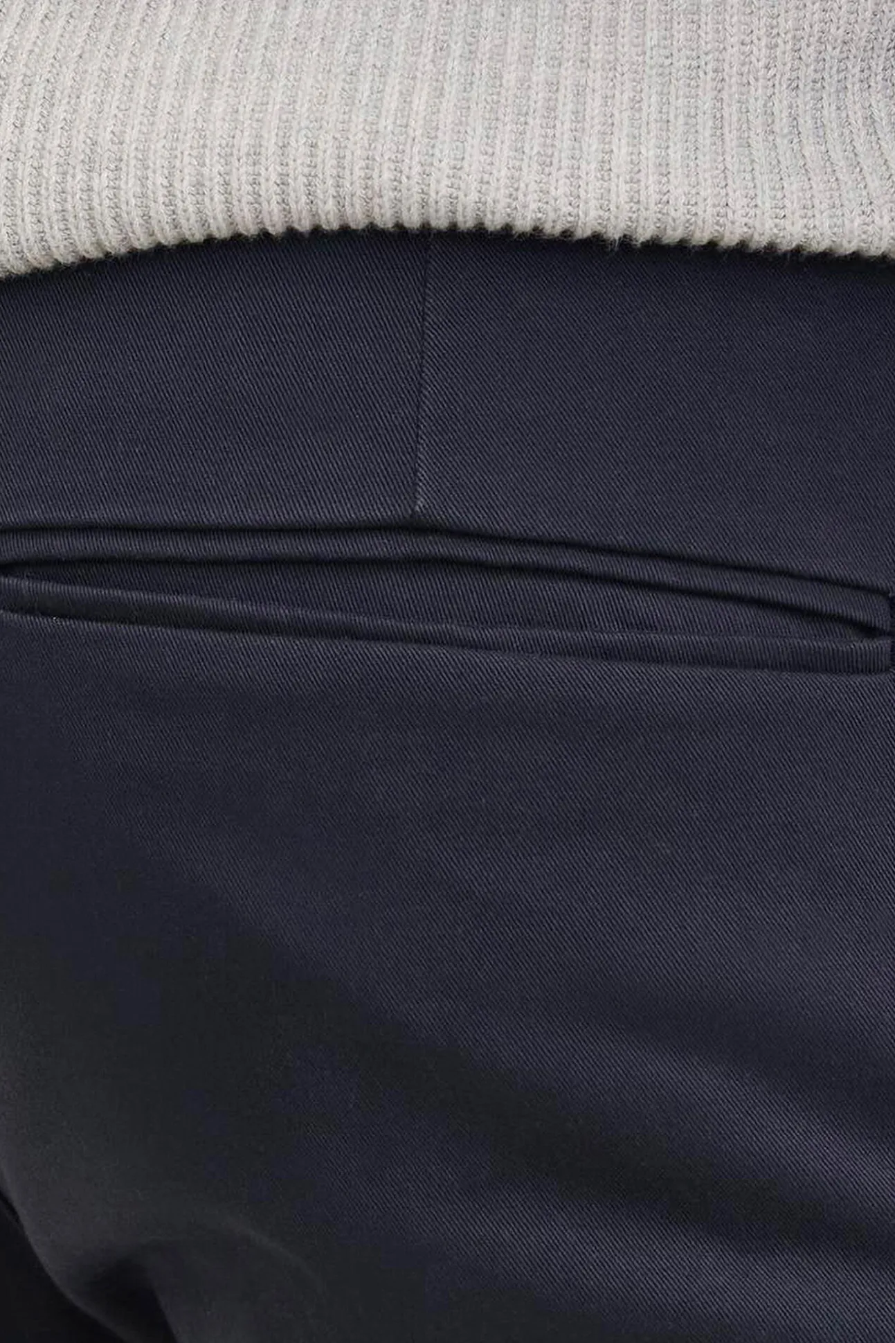 Pantalón chino de corte relajado