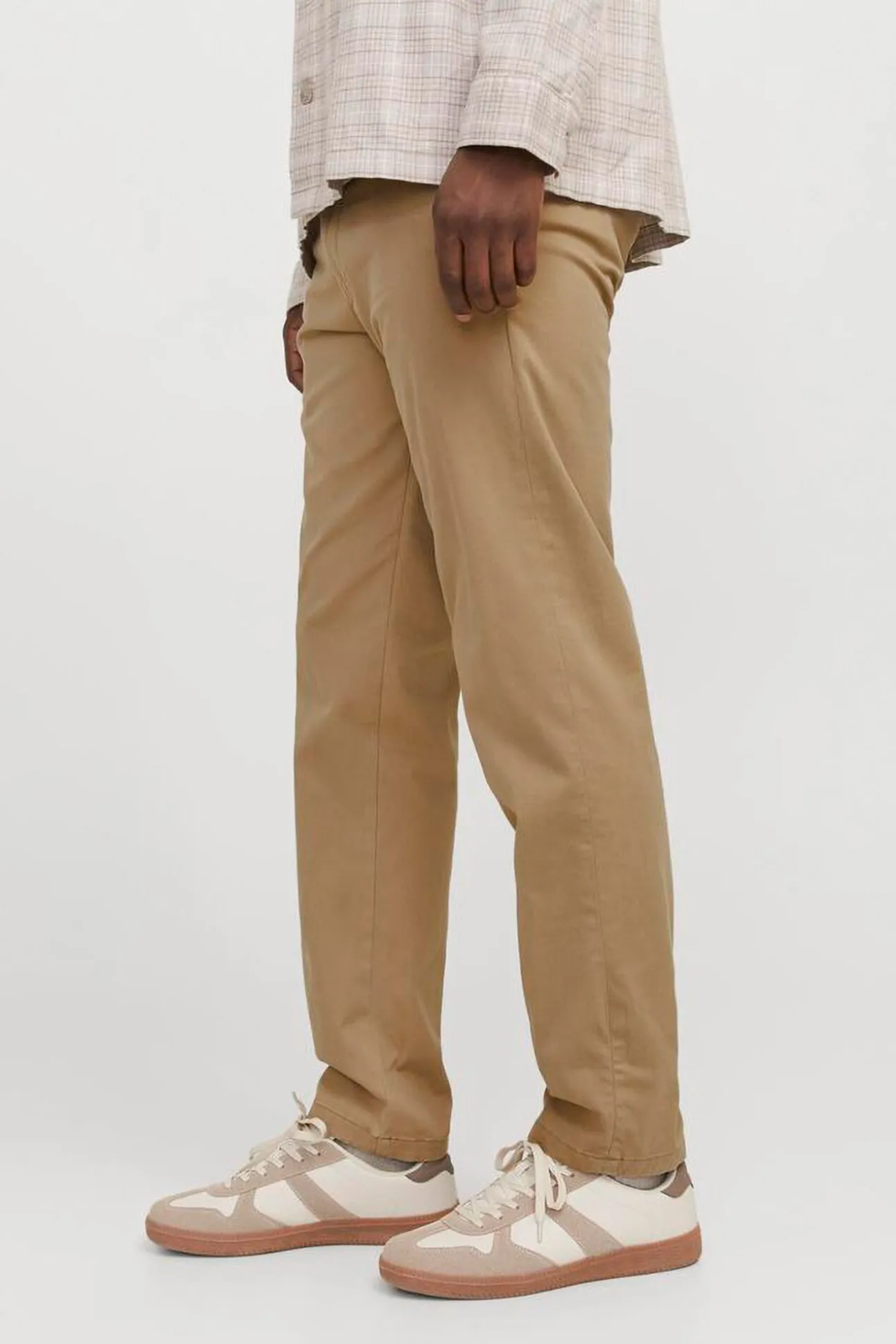 Pantalón chino de corte relajado