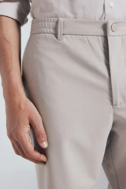 Pantalón chino jogger comfort fit