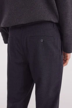 Pantalón chino jogger estructura