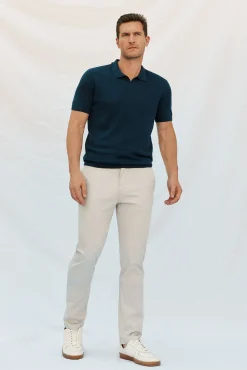 Pantalón chino ligero regular fit