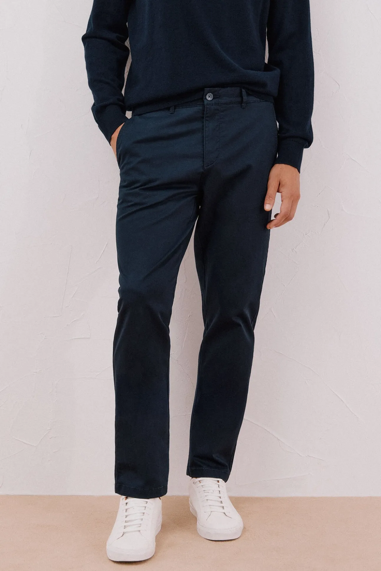 Pantalón chino ligero regular fit