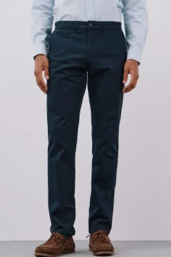 Pantalón chino ligero slim fit