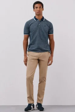 Pantalón chino ligero slim fit
