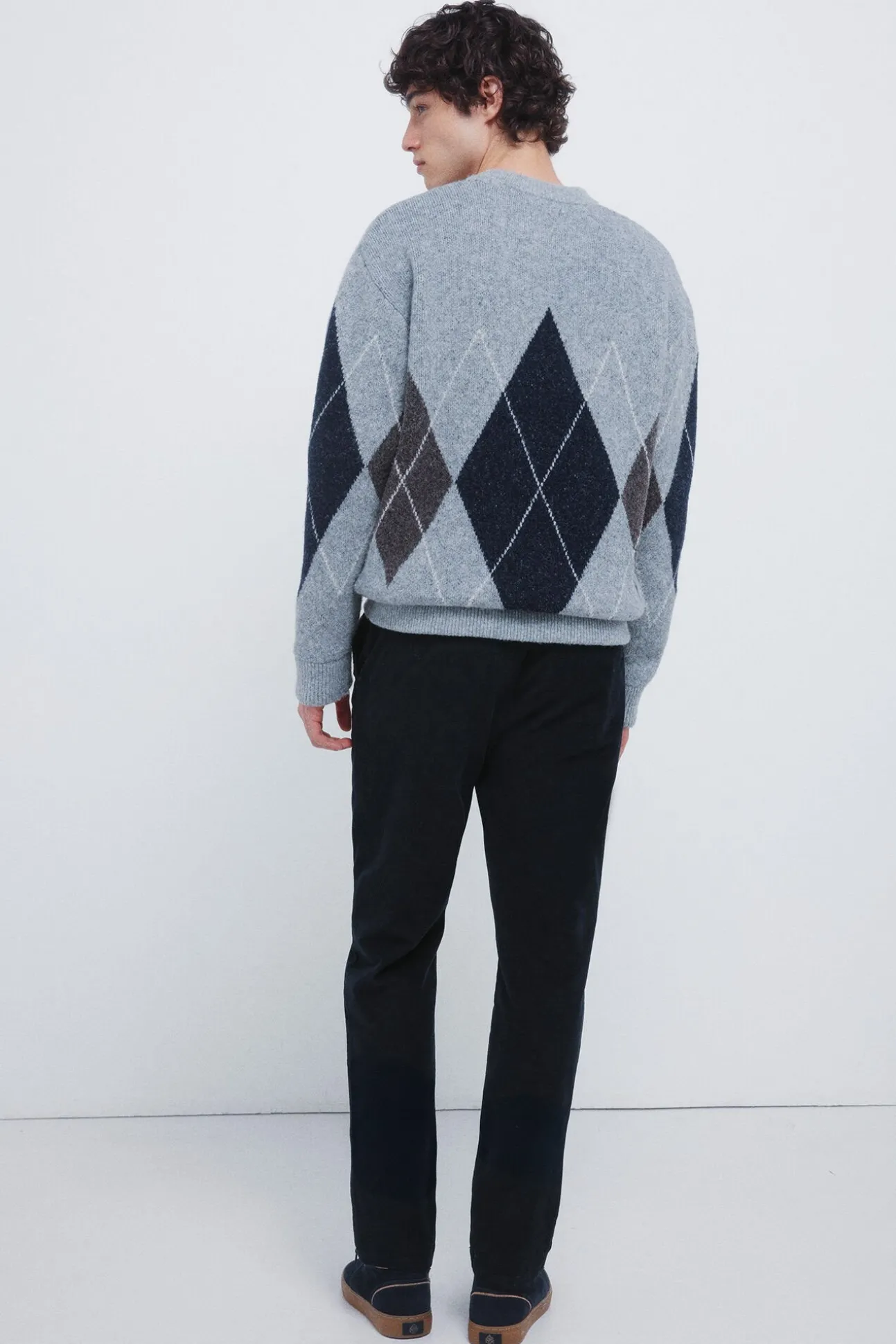 Pantalón chino micro pana slim fit