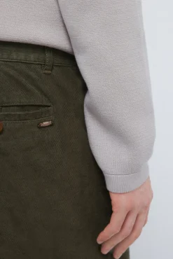 Pantalón chino micro pana slim fit