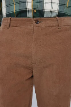 Pantalón chino micro pana slim fit