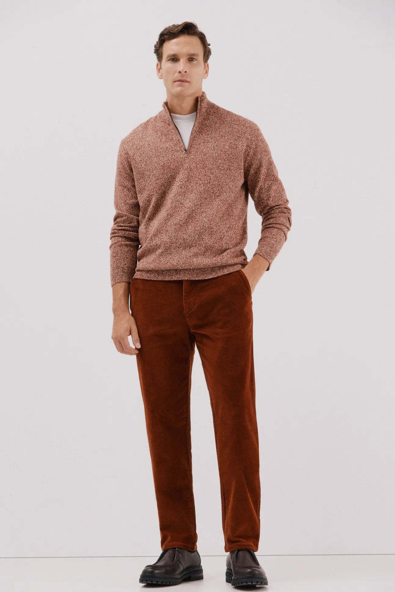 Pantalón chino pana