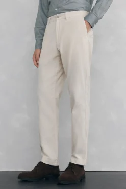 Pantalón chino pana ligera slim fit
