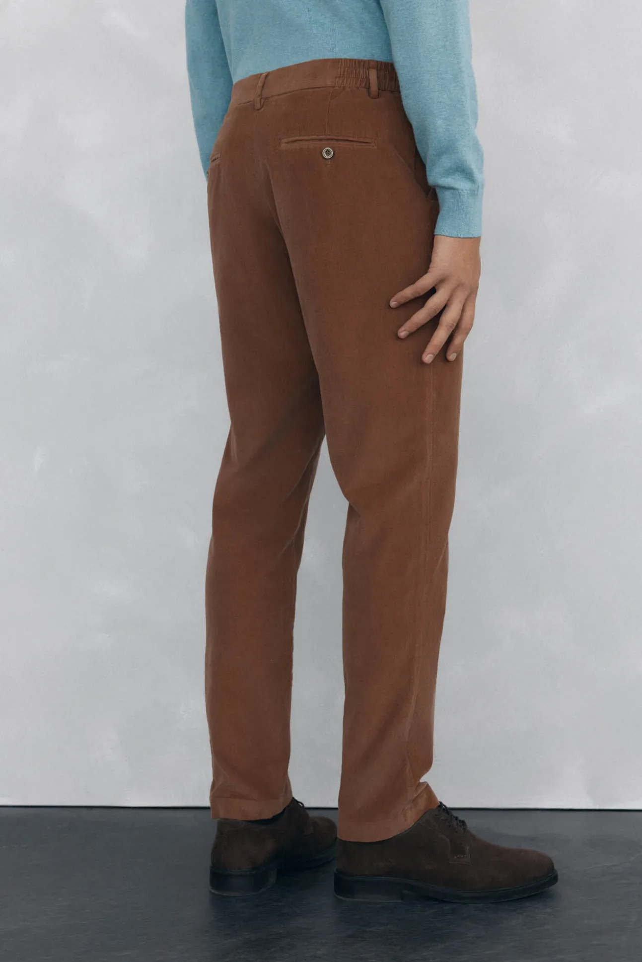 Pantalón chino pana ligera slim fit