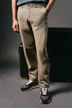 Pantalón chino slim