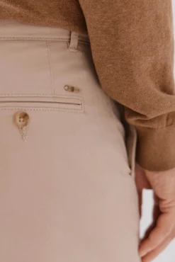 Pantalón chino slim fit