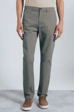 Pantalón chino slim fit
