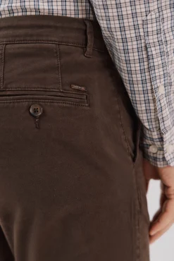 Pantalón chino slim fit