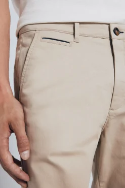 Pantalón chino slim fit