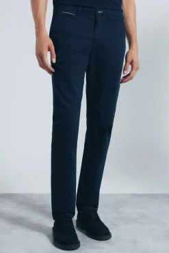 Pantalón chino slim fit