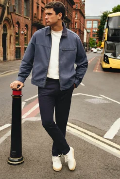 Pantalón chino slim fit