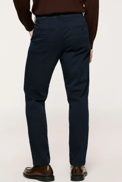 Pantalón chino Slim Fit confeccionado con algodón orgánico