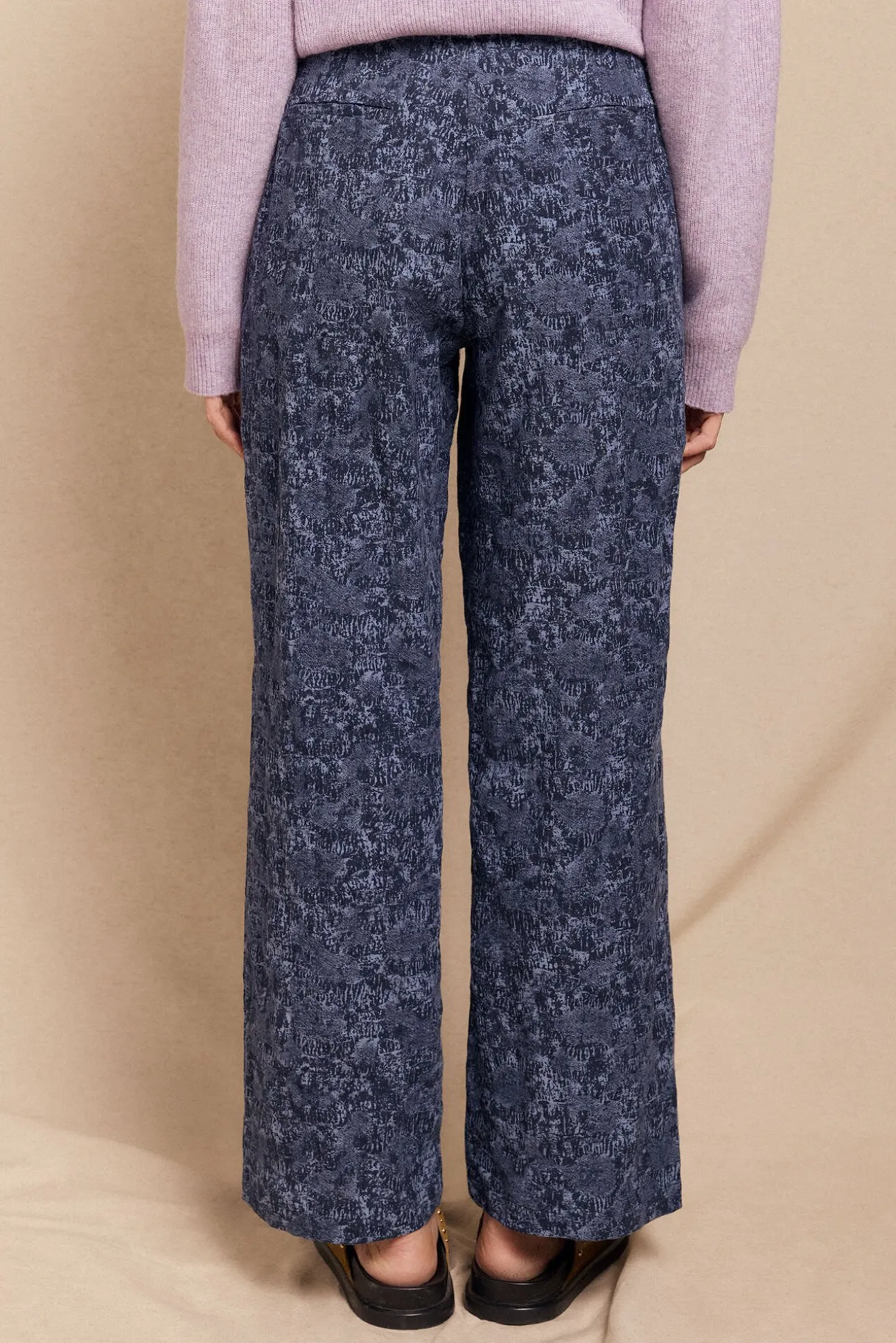 Pantalón de jaquard con pinzas