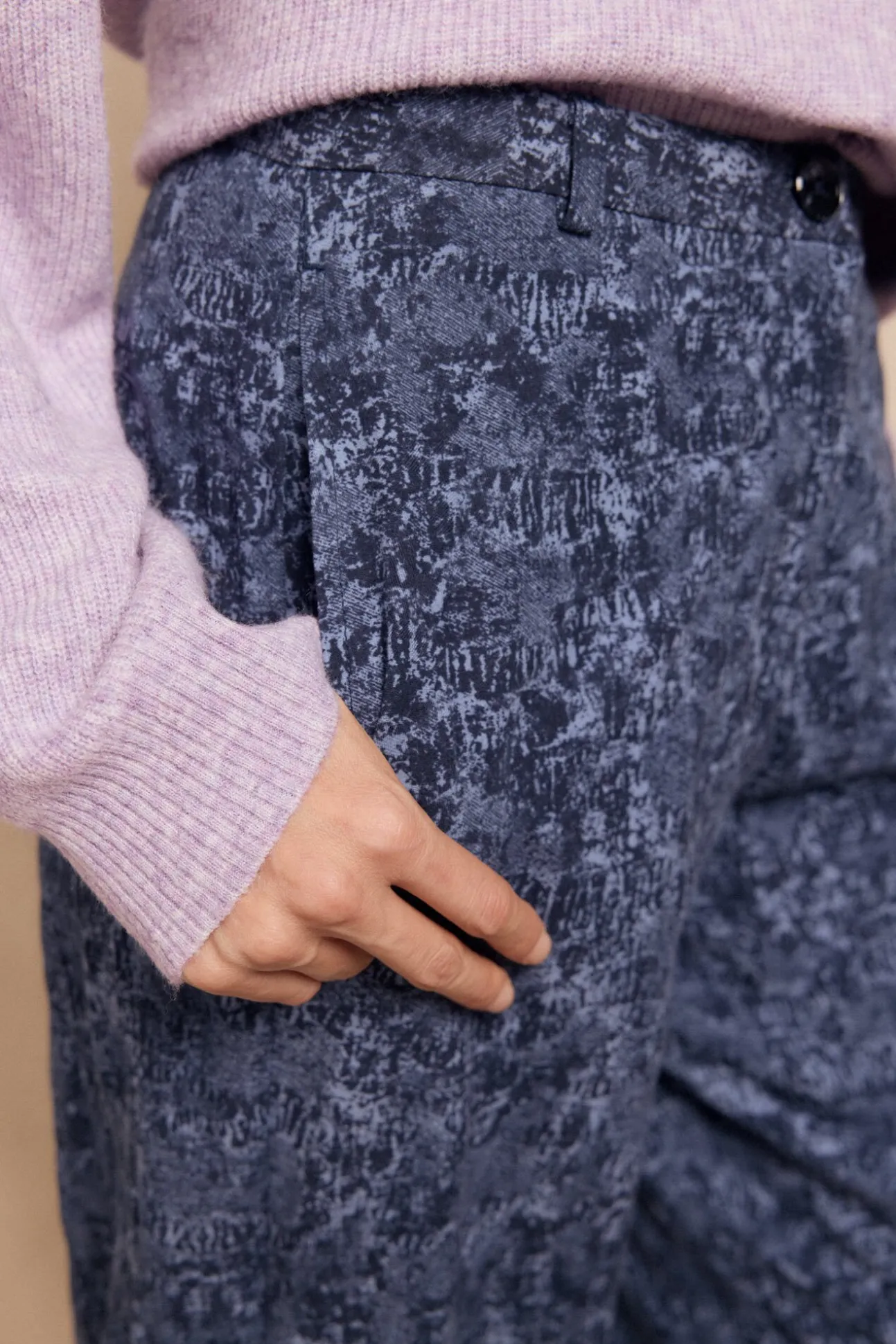 Pantalón de jaquard con pinzas