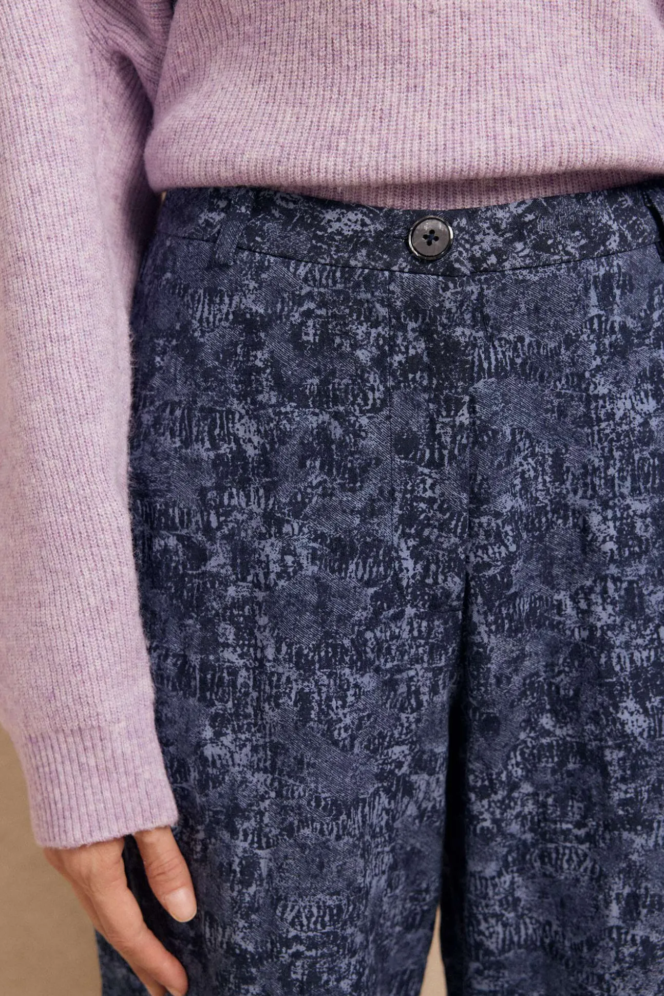 Pantalón de jaquard con pinzas