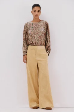 Pantalón de mujer ancho de pana