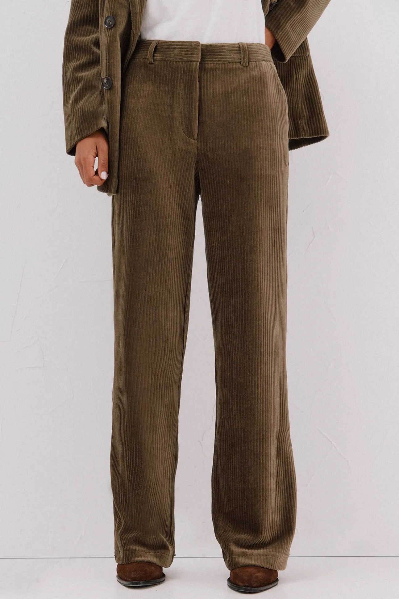 Pantalón de mujer ancho de pana