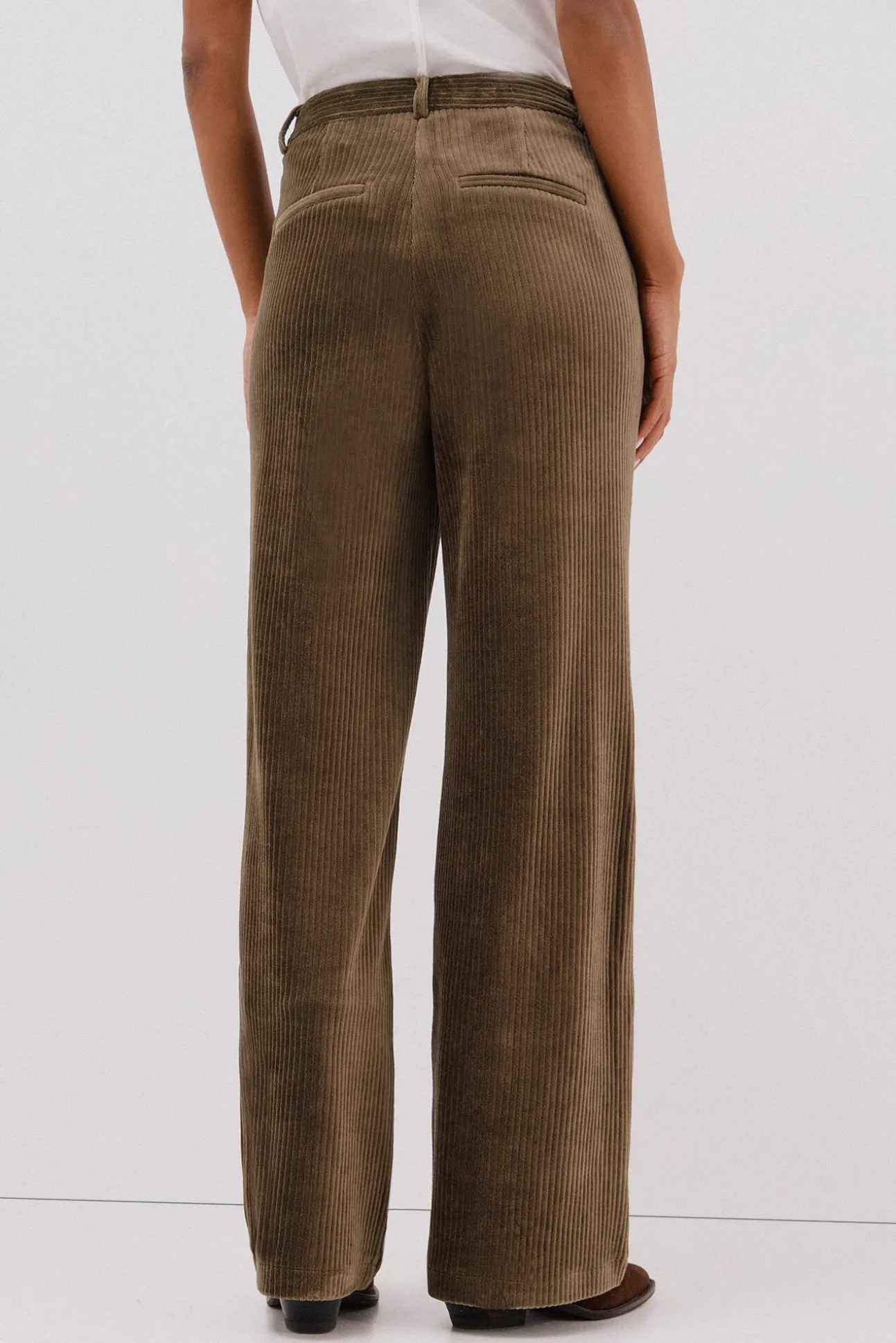 Pantalón de mujer ancho de pana