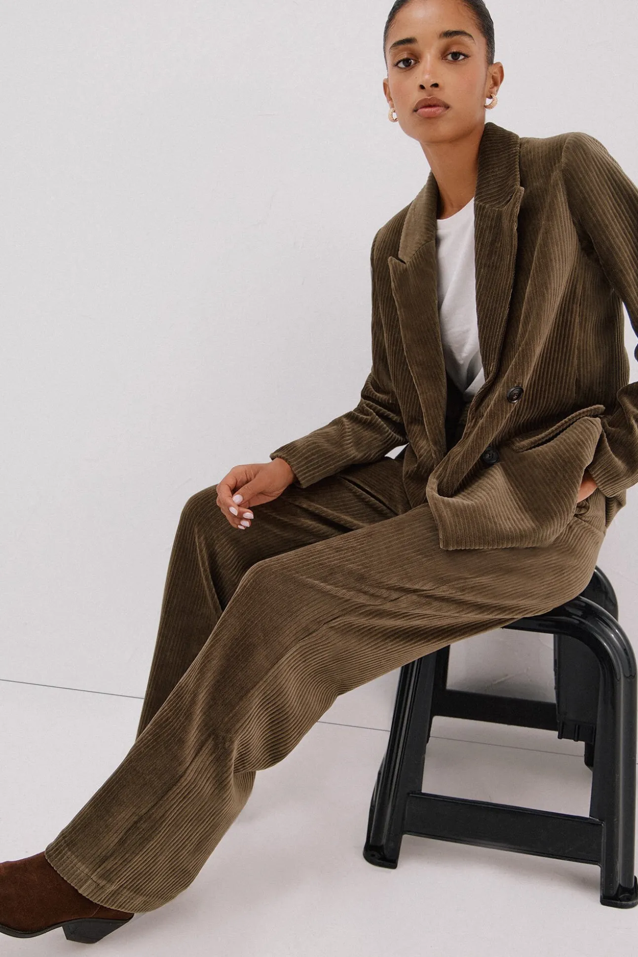 Pantalón de mujer ancho de pana