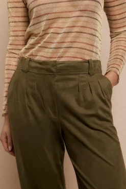 Pantalón de pinzas de antelina