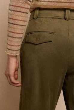 Pantalón de pinzas de antelina