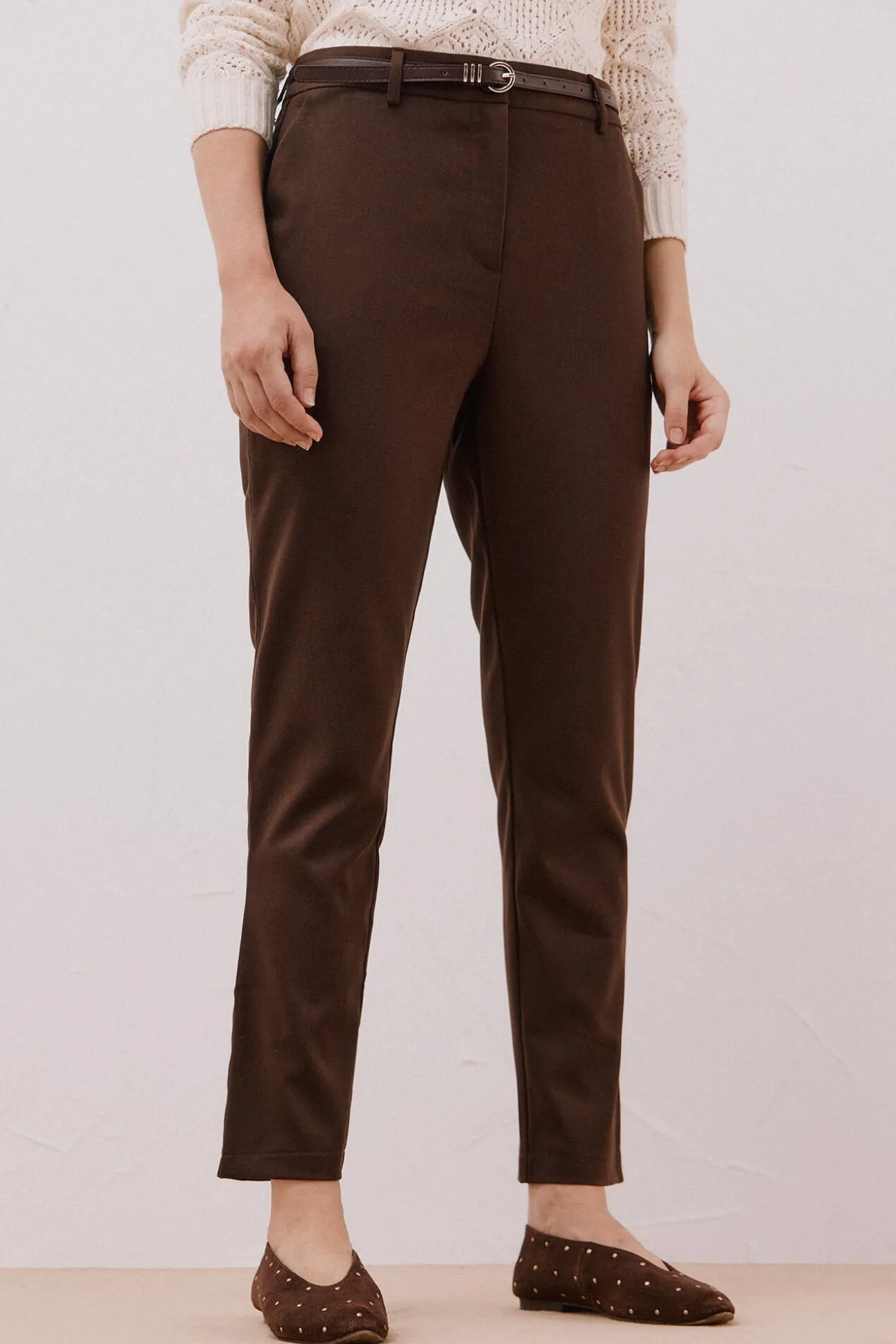 Pantalón de vestir con cinturón