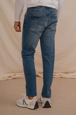 Pantalón Denim Slim Básico