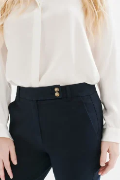 Pantalón detalle botones