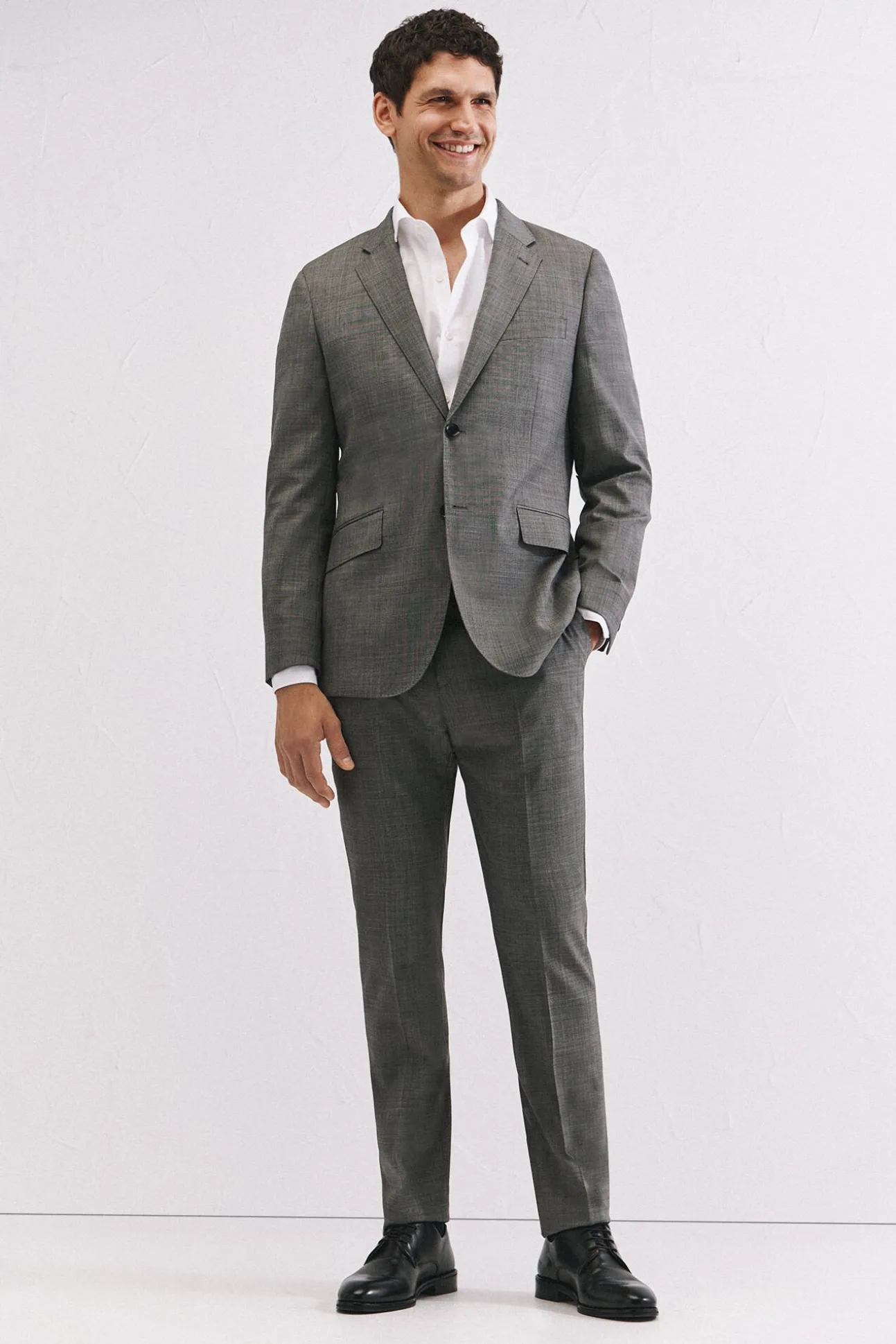 Pantalón estructura gris slim fit