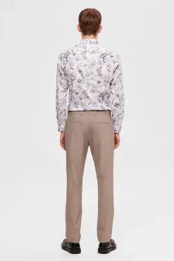 Pantalón formal slim fit.