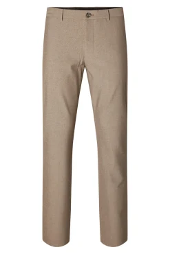 Pantalón formal slim fit.