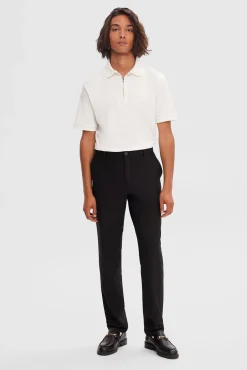 Pantalón formal slim fit.