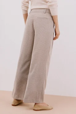 Pantalón largo ancho con pinzas