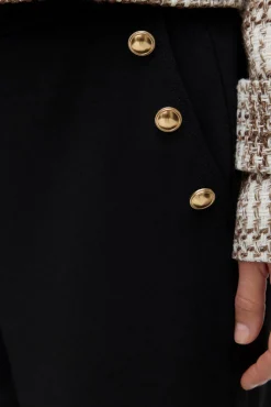 Pantalón largo detalle de botones