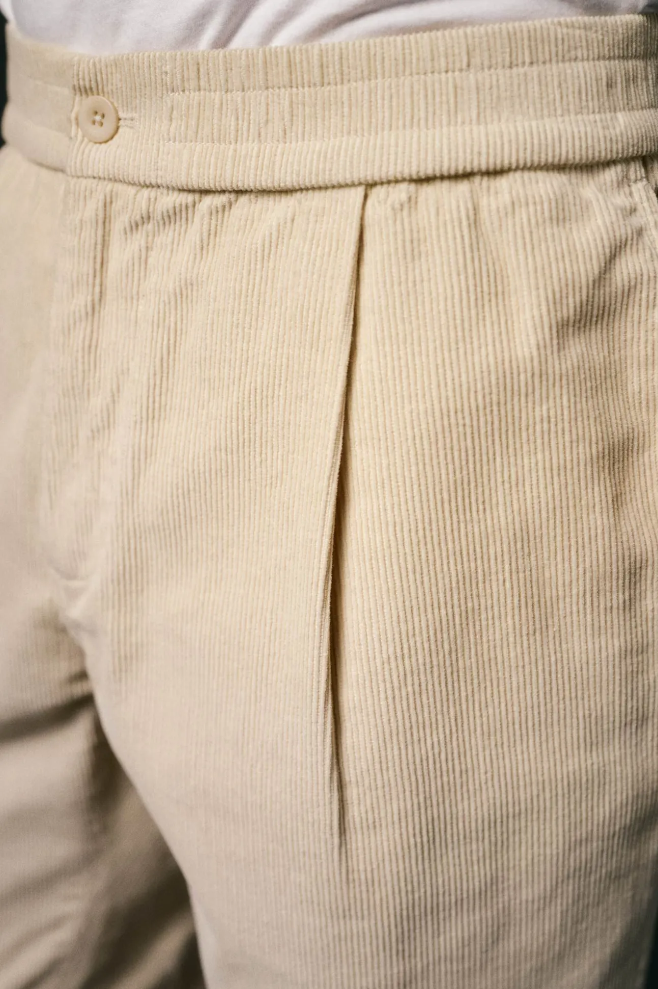 Pantalón pana con gomas