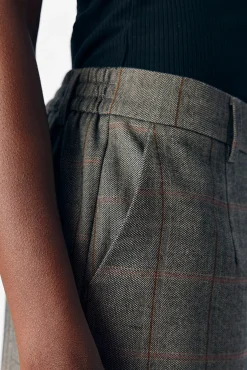 Pantalón pernera ancha