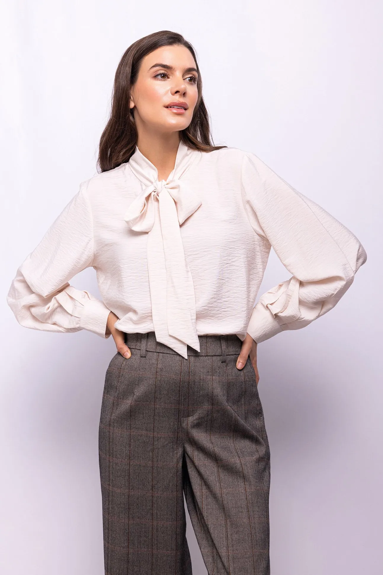 Pantalón pernera ancha