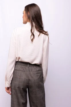 Pantalón pernera ancha