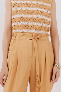 Pantalón pinzas con cinturón